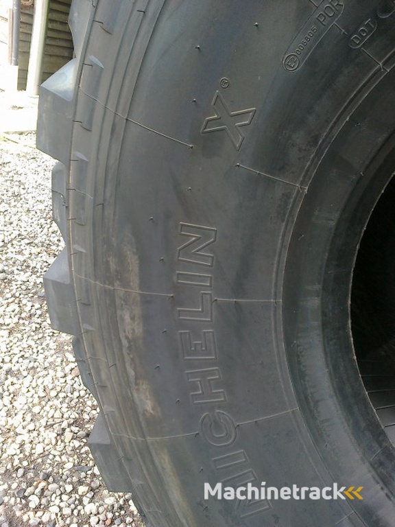 Michelin xs 24R20.5