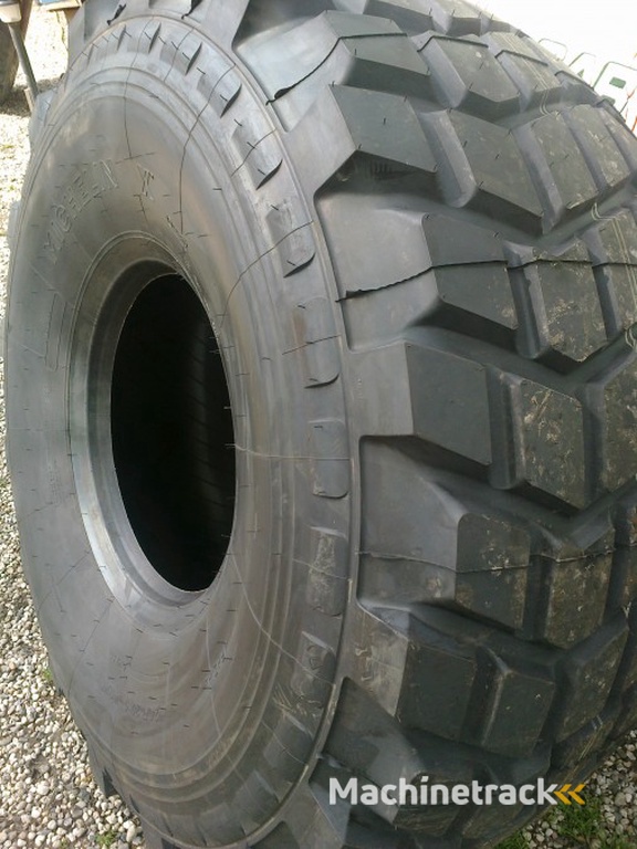 Michelin xs 24R20.5