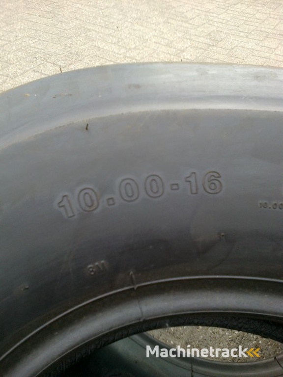 max tire 1000x16   3 rib. tubbles