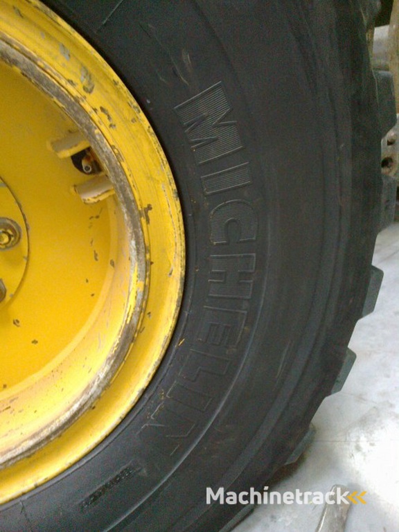 bave montage op locatie loaderbanden monteren