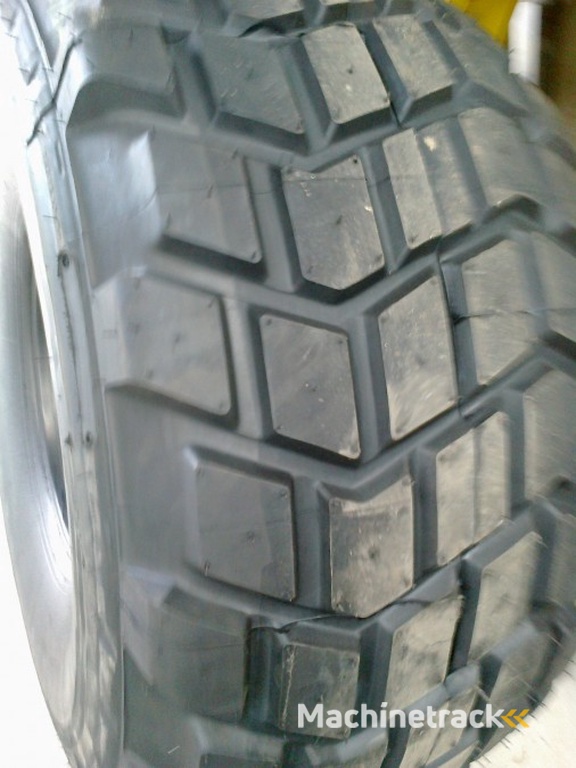 Michelin covers ecotrac 24R20.5 covers