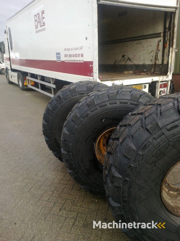 michelin xs 24R20.5 covers