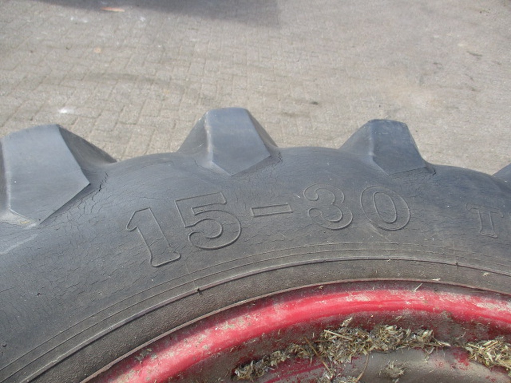 Wielen met Grote ZF steek 15 R30