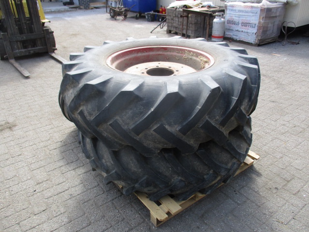 Wielen met Grote ZF steek 15 R30