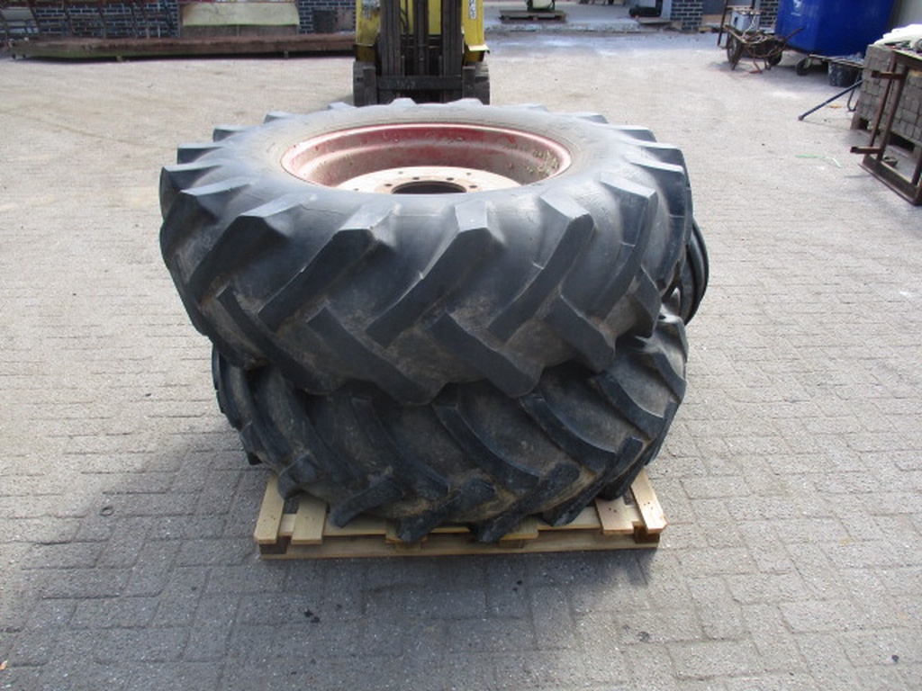 Wielen met Grote ZF steek 15 R30
