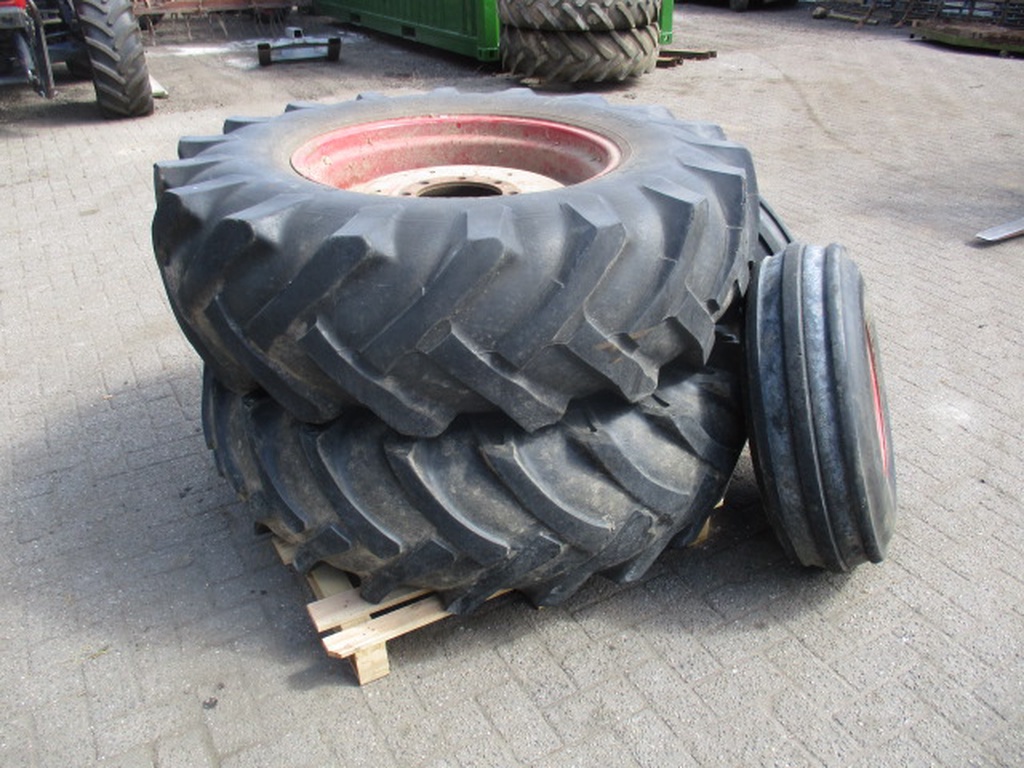 Wielen met Grote ZF steek 15 R30