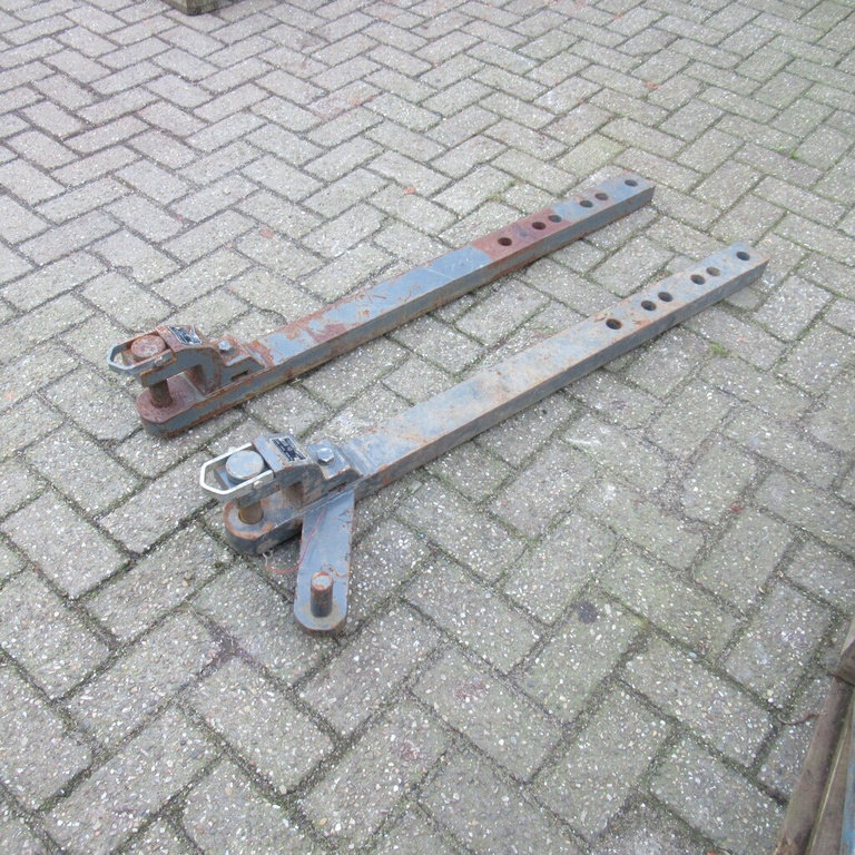 Ondertekhaak /  Treklat Massey Ferguson