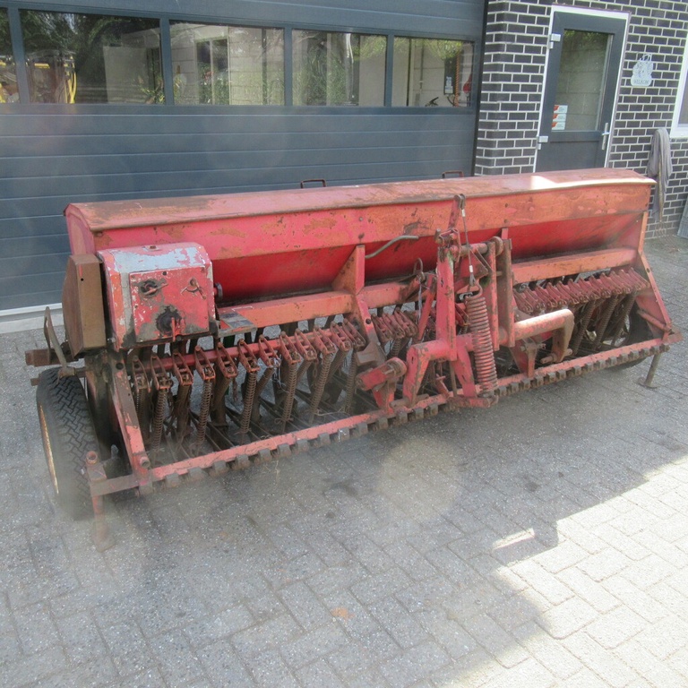 Saxonia A201 Zaaimachine 3 meter breed 32 pijpen