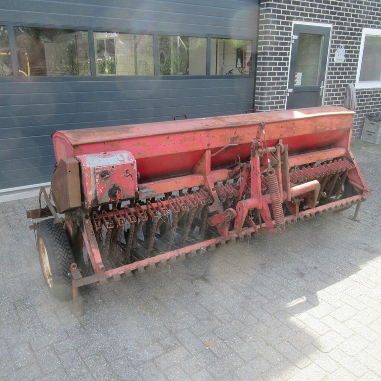 Saxonia A201 Zaaimachine 3 meter breed 32 pijpen