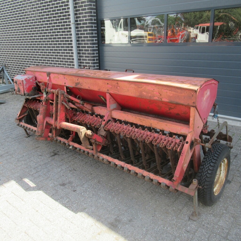 Saxonia A201 Zaaimachine 3 meter breed 32 pijpen