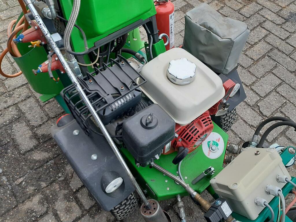 Kersten Traction Compact met onkruidbrander