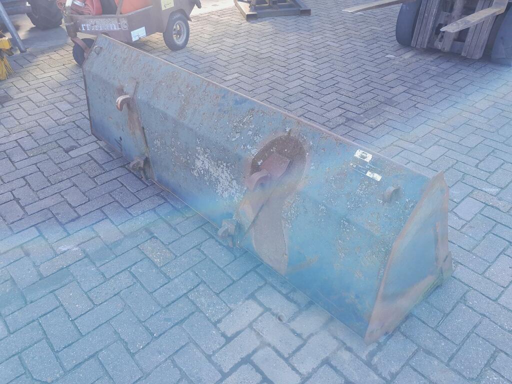 Alo voorladerbak 220 cm breed