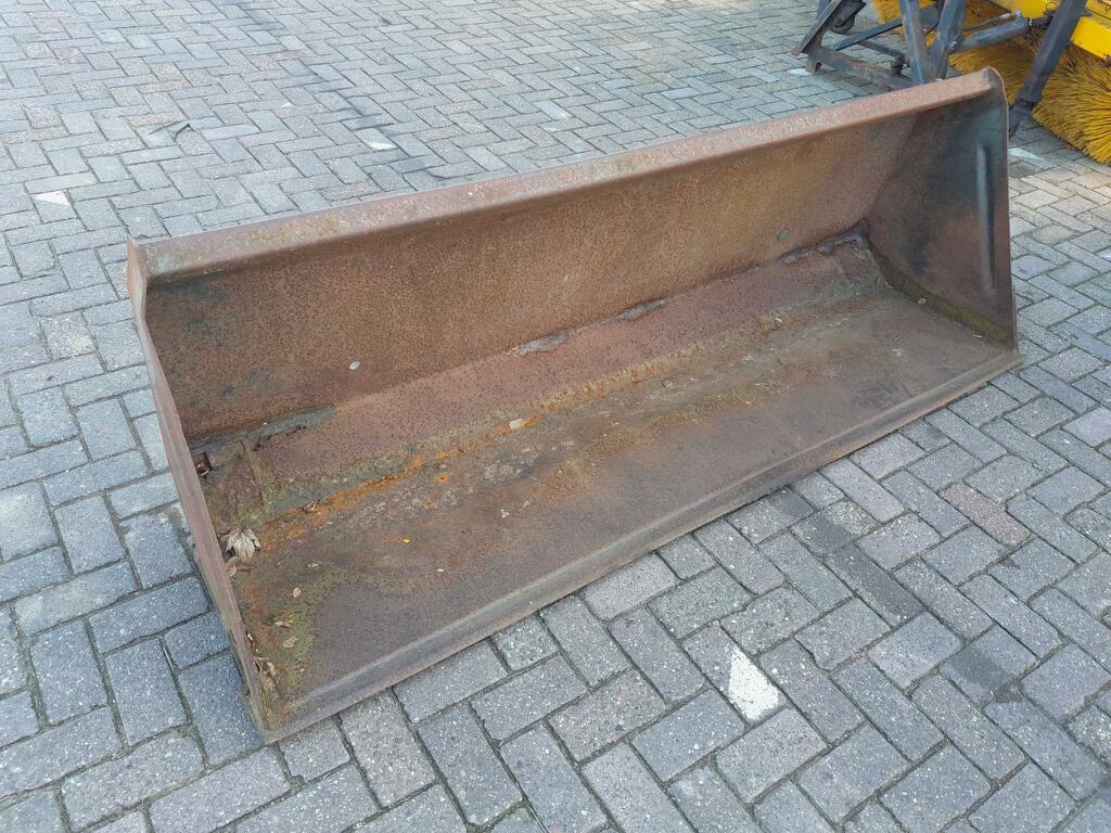 Alo voorladerbak 220 cm breed