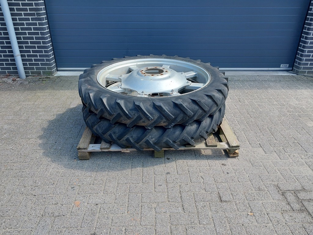Set Cultuurwielen 9.5 R48 grote ZF Steek