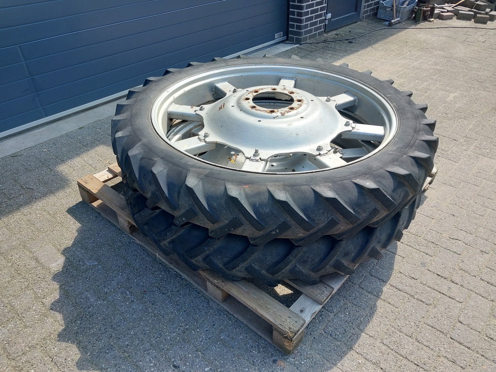 Set Cultuurwielen 9.5 R48 grote ZF Steek