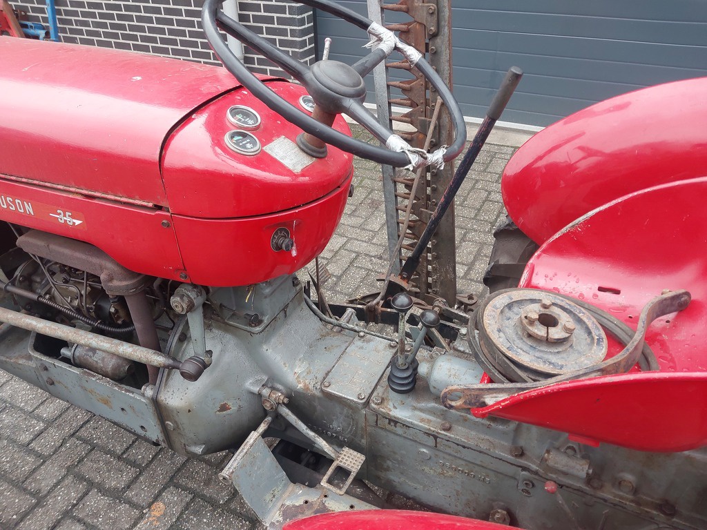 Massey Ferguson 30 met maaibalk
