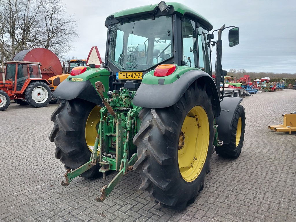 John Deere 6120