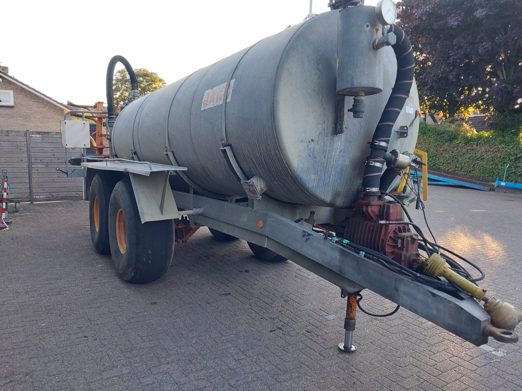 Jako Mesttank 10000 liter met Bouwlandinjecteur