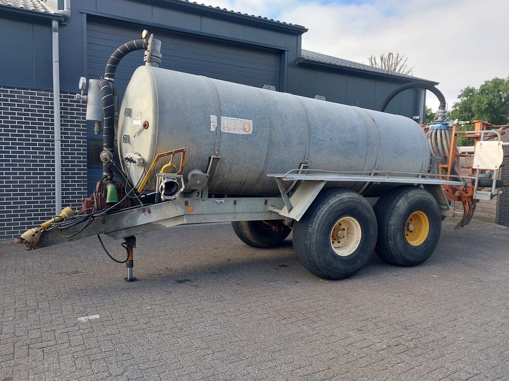 Jako Mesttank 10000 liter met Bouwlandinjecteur