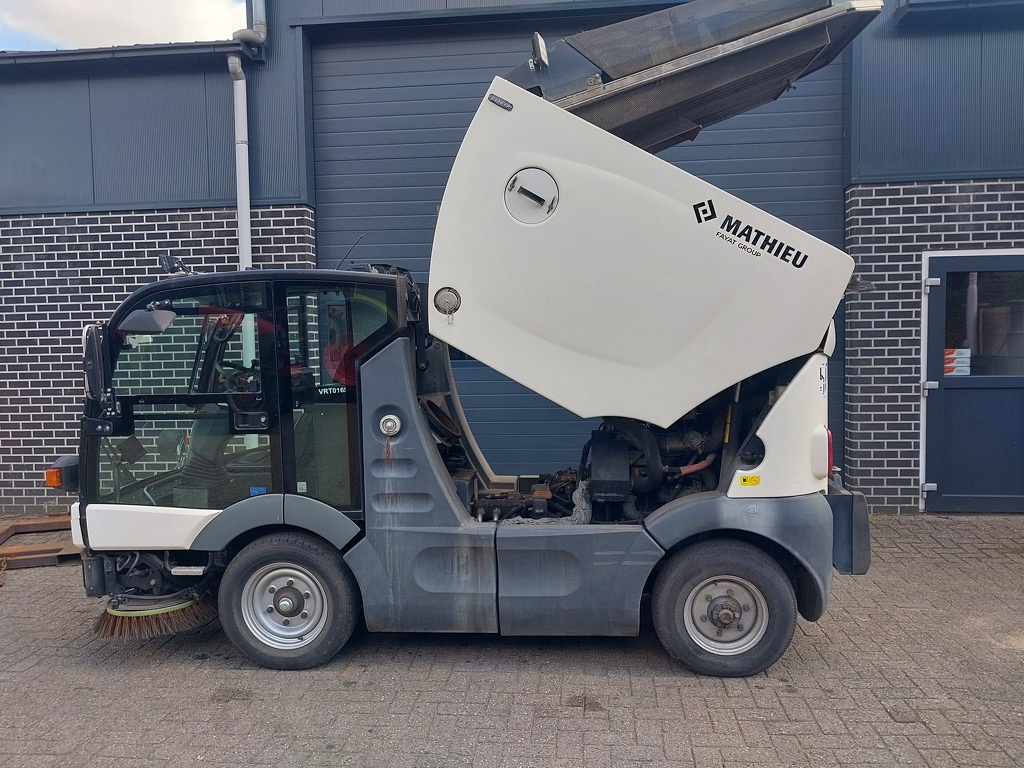 Mathieu  Azura Flex  MC 200 Veegmachine