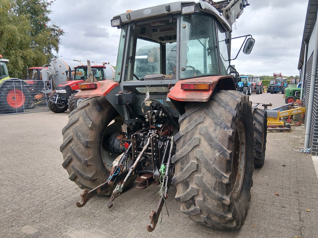 Massey Ferguson 4255 met Voorlader