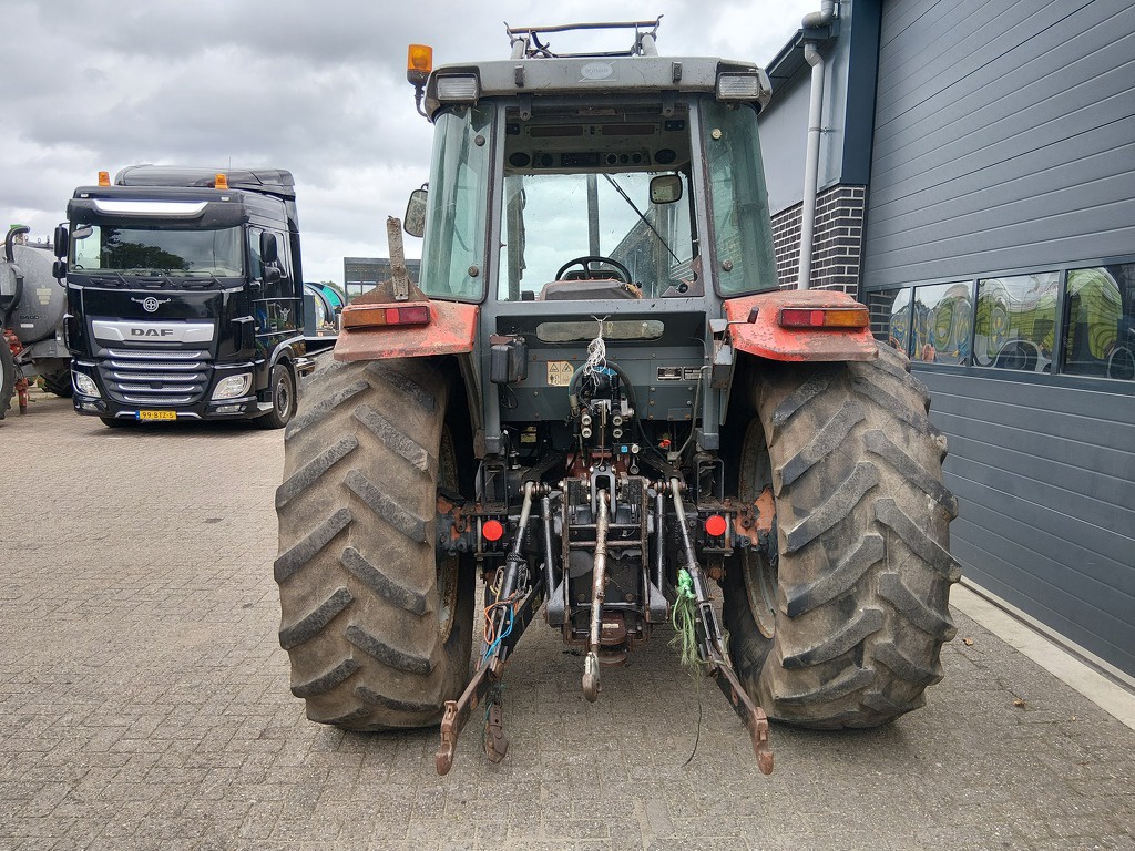 Massey Ferguson 4255 met Voorlader