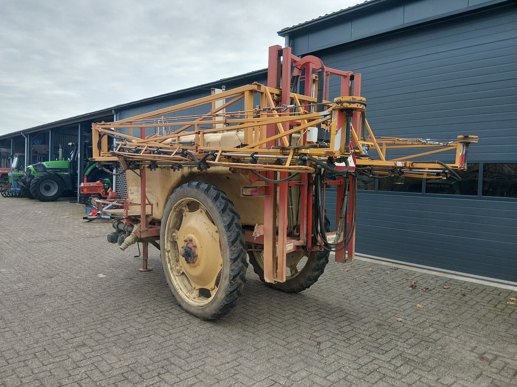 Agrifac / Cebeco getrokken veldspuit 27 meter 3000 liter