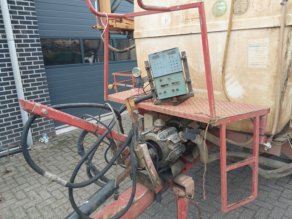 Agrifac / Cebeco getrokken veldspuit 27 meter 3000 liter