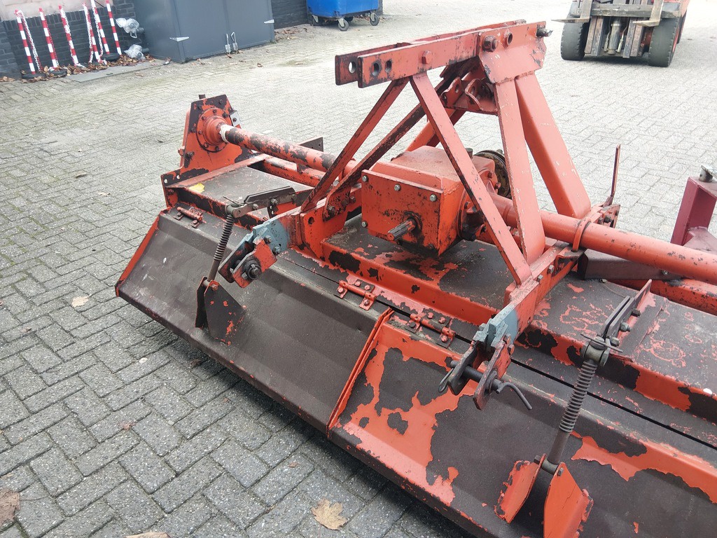 Agrator  ASR-2600 (front)  Grondfrees