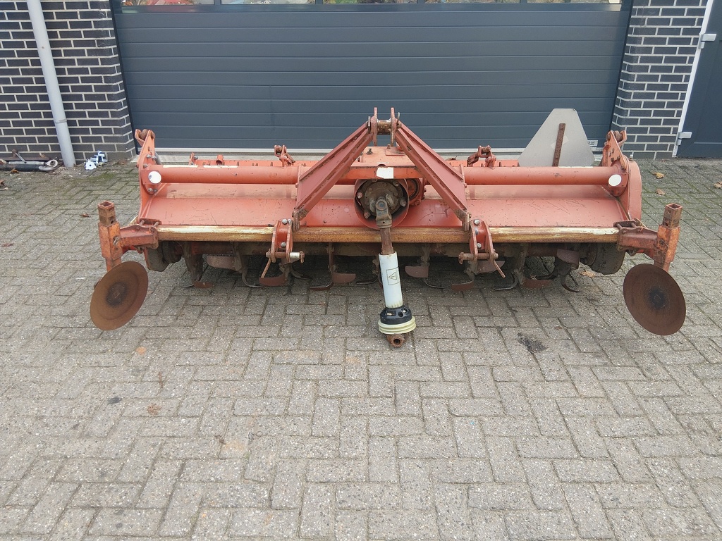 Kuhn Grondfrees 230 cm breed met Pakkerwals