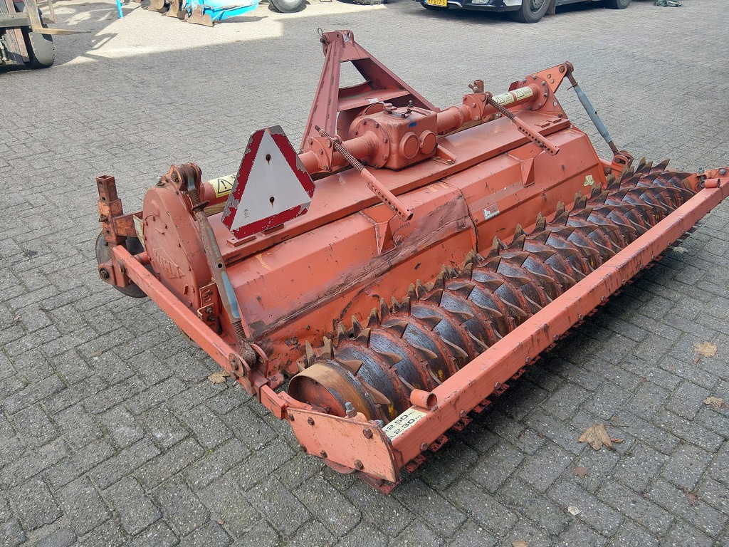 Kuhn Grondfrees 230 cm breed met Pakkerwals