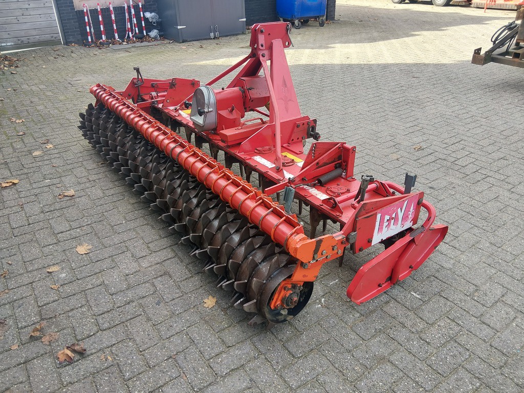 Lely Rotorkopeg 3 meter breed met pakkerwals