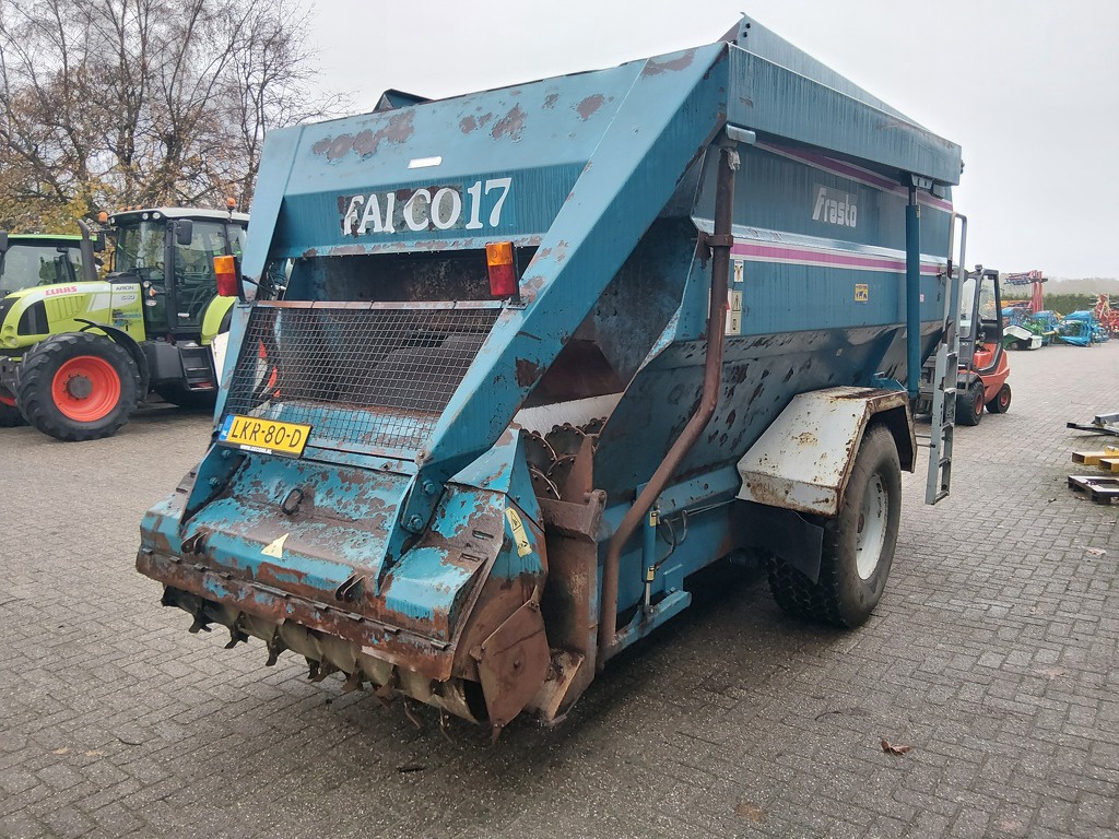 Frasto Falco 17 voermengwagen met laadfrees