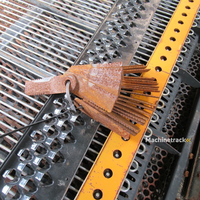 Mais zeven voor New Holland CX 8050 Maaidorser / Combine