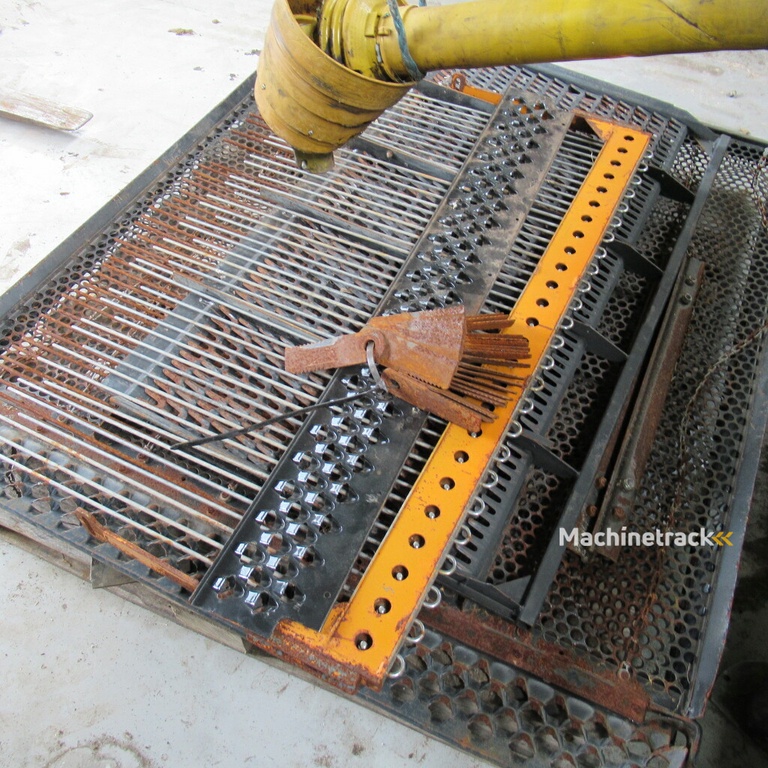 Mais zeven voor New Holland CX 8050 Maaidorser / Combine