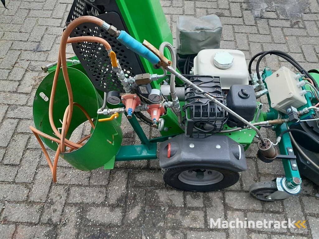 Kersten Traction Compact met onkruidbrander