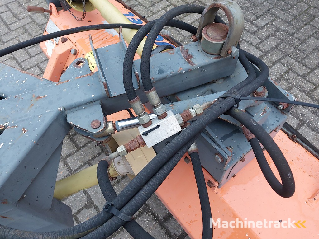 Tuchel  200 MD  Front Veegmachine / Rolbezem