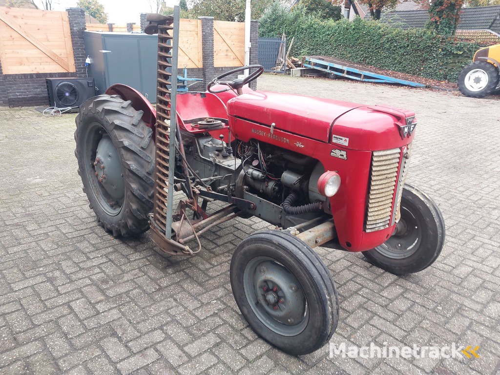 Massey Ferguson 30 met maaibalk