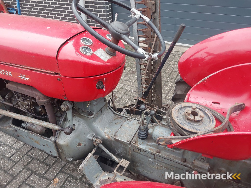 Massey Ferguson 30 met maaibalk