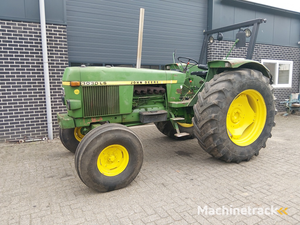 John Deere 3030