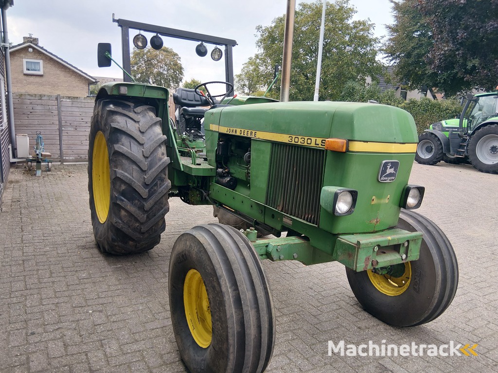 John Deere 3030