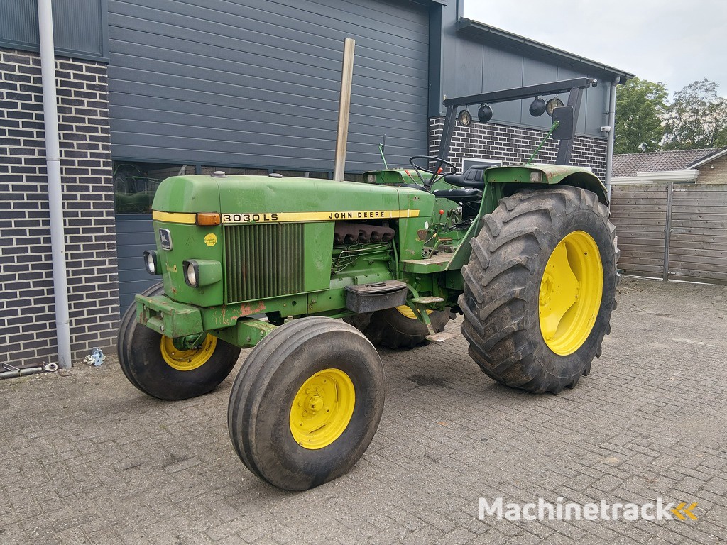 John Deere 3030
