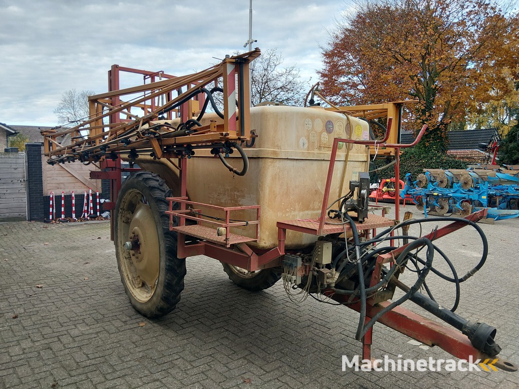 Agrifac / Cebeco getrokken veldspuit 27 meter 3000 liter