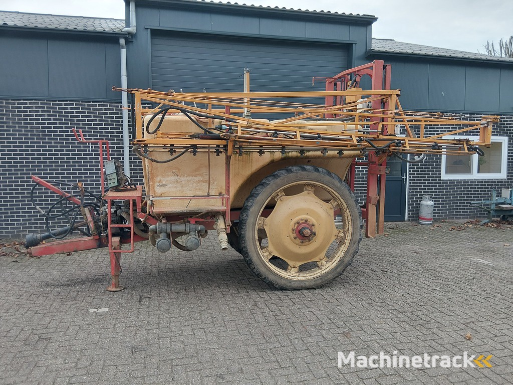Agrifac / Cebeco getrokken veldspuit 27 meter 3000 liter