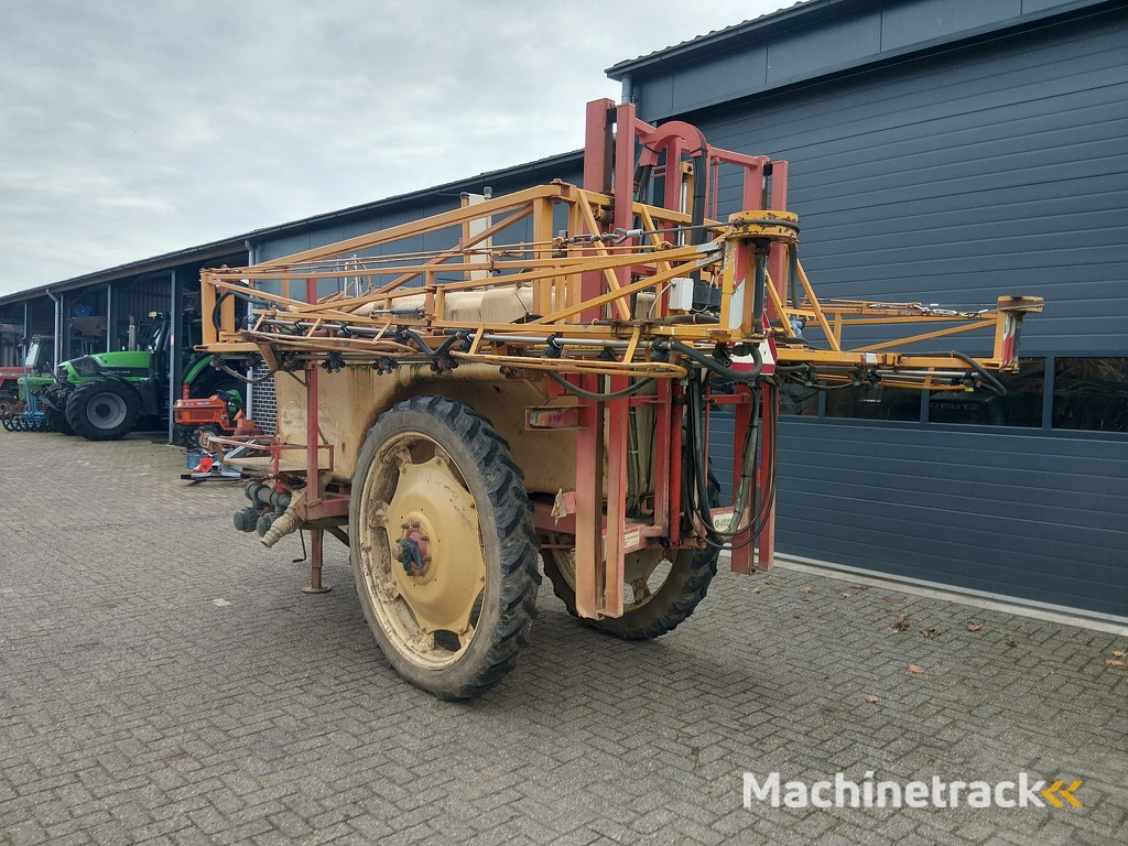 Agrifac / Cebeco getrokken veldspuit 27 meter 3000 liter