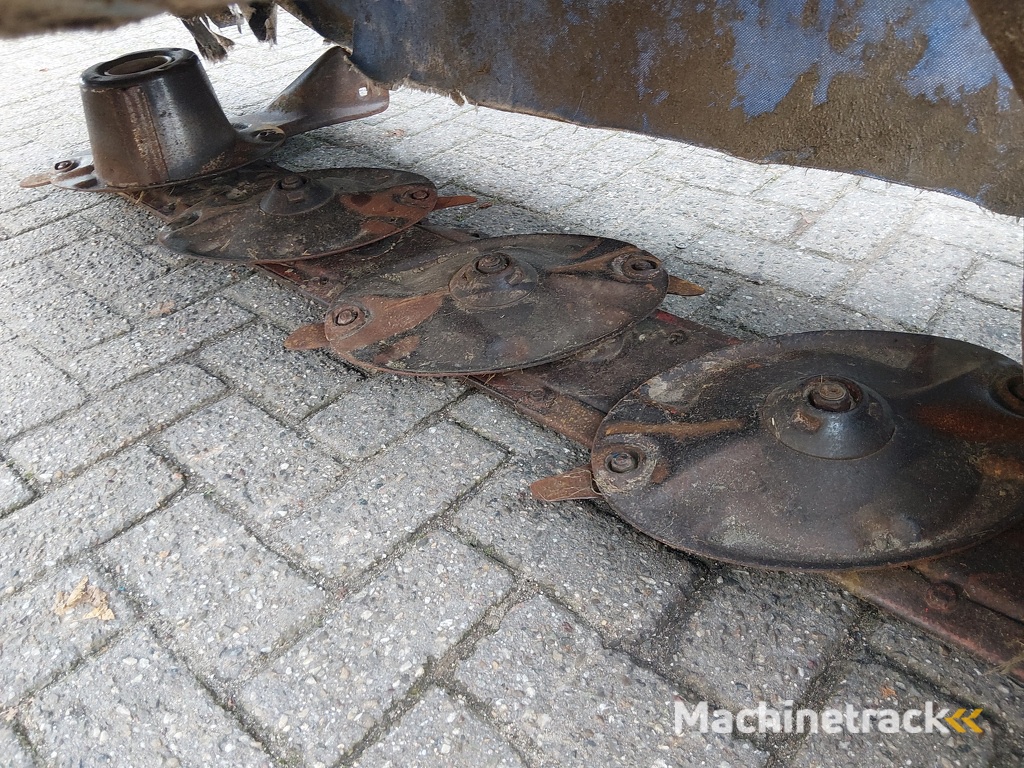 Kuhn Schijvenmaaier  160 cm breed