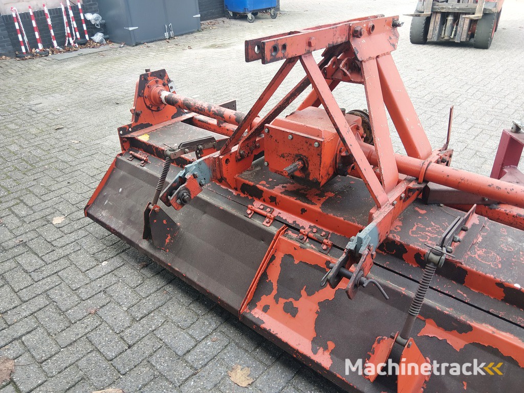 Agrator  ASR-2600 (front)  Grondfrees