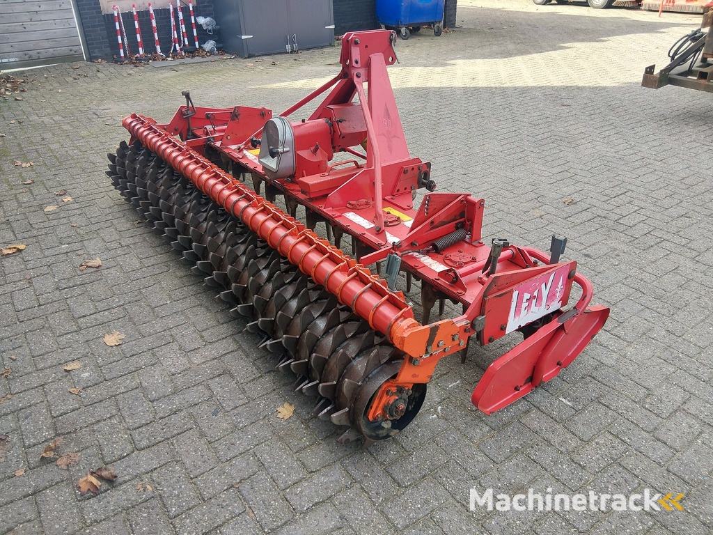 Lely Rotorkopeg 3 meter breed met pakkerwals