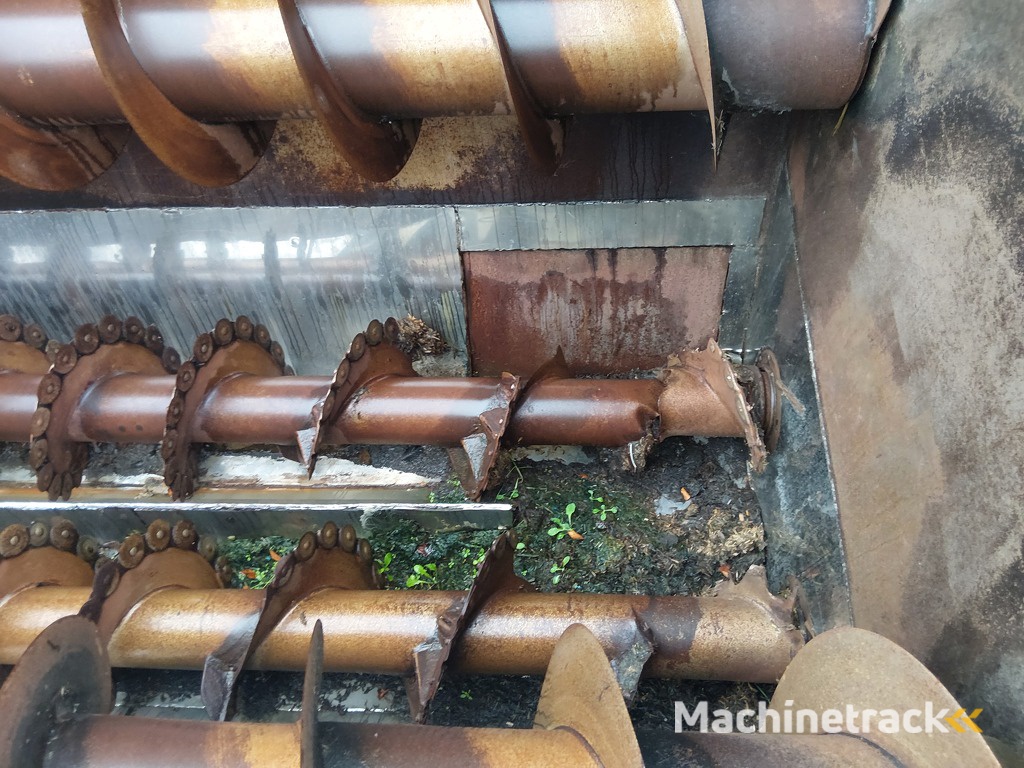 Frasto Falco 17 voermengwagen met laadfrees