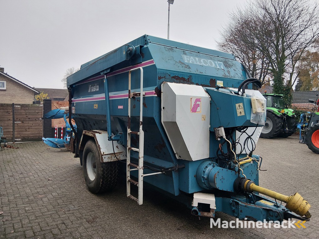 Frasto Falco 17 voermengwagen met laadfrees